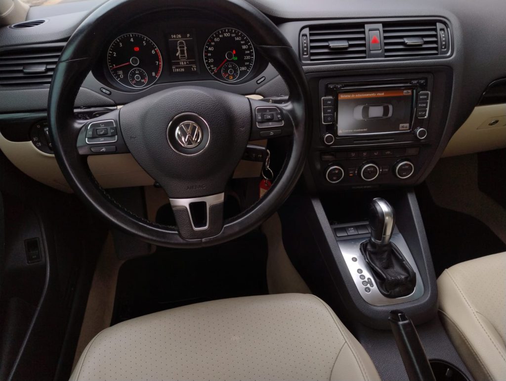 Jetta Rosa JETTA 2.0 CONFORTLINE COMPLETO ANO 2013 – carro.com – Santa Rosa RS